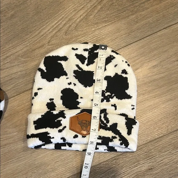 NWOT Cow Print Beanie Set - Picture 4 of 4